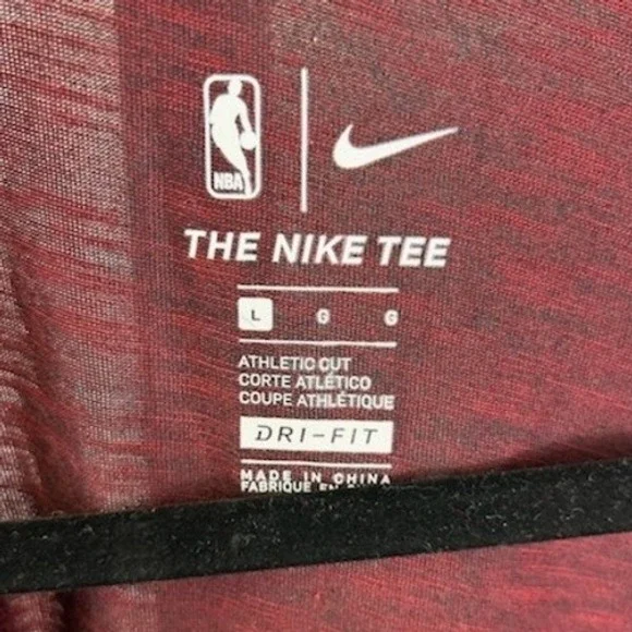 Nike Cleveland Cavaliers NBA Women's Size‎ Large Dri-Fit V-Neck Jersey Tee Red - Picture 4 of 5